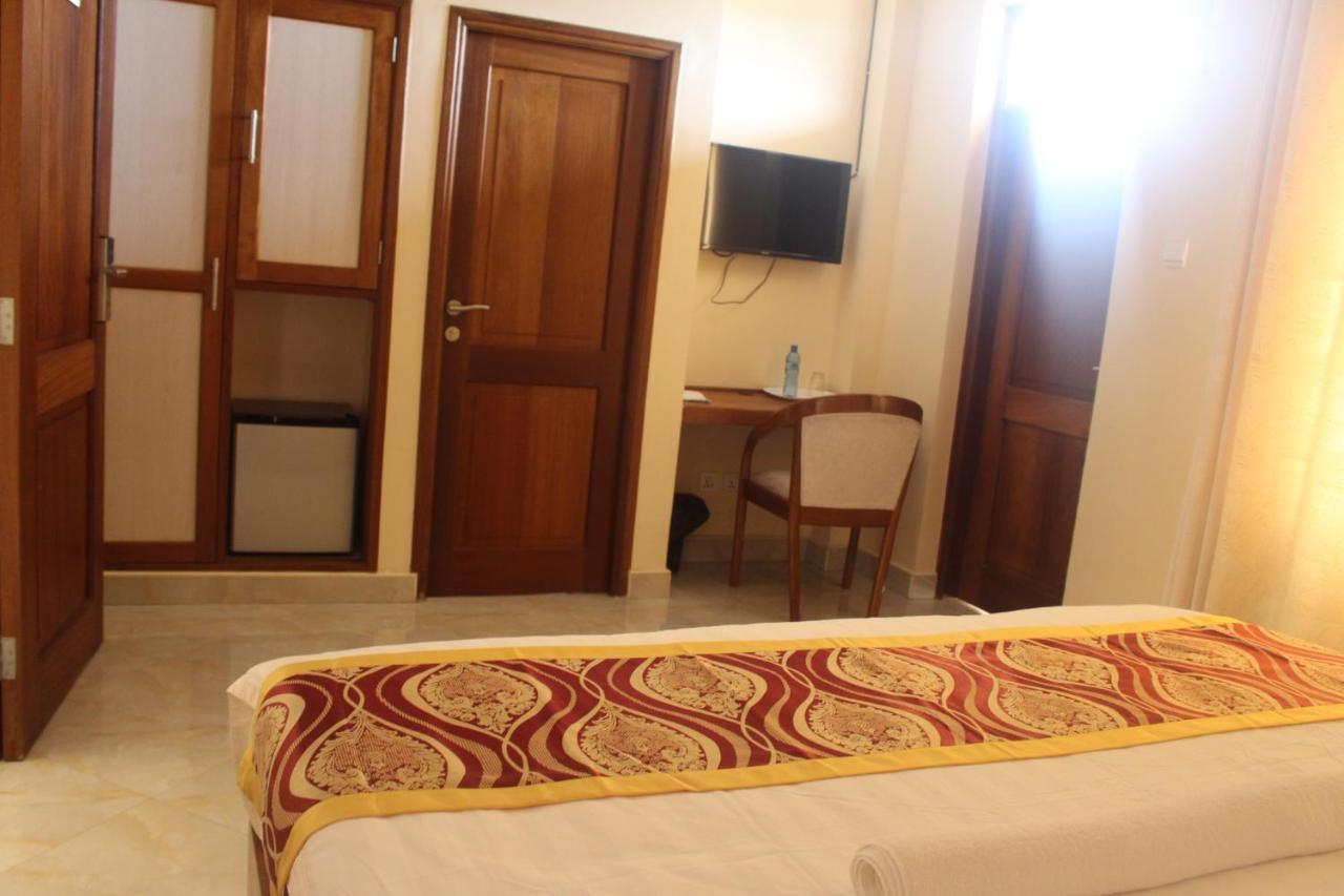 Prinias Hotel Kisumu Buitenkant foto