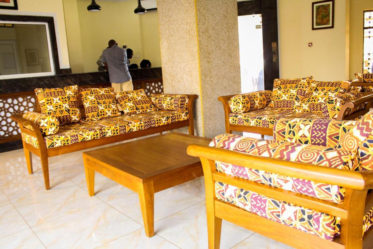Prinias Hotel Kisumu Buitenkant foto