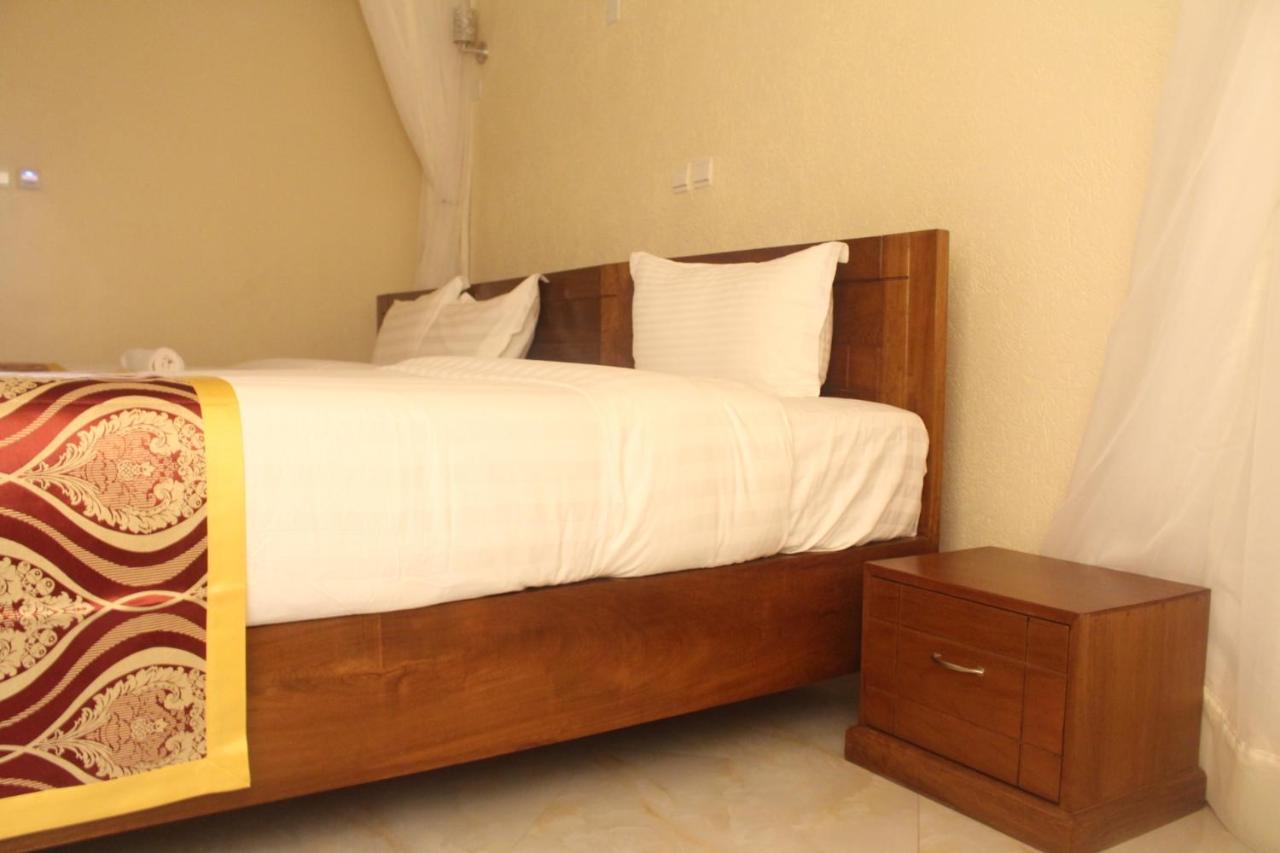 Prinias Hotel Kisumu Buitenkant foto