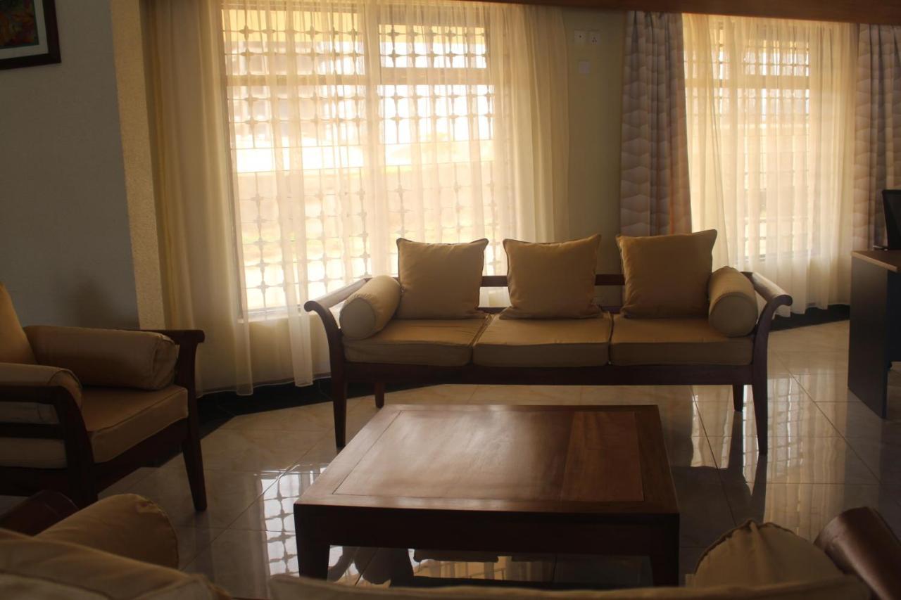 Prinias Hotel Kisumu Buitenkant foto