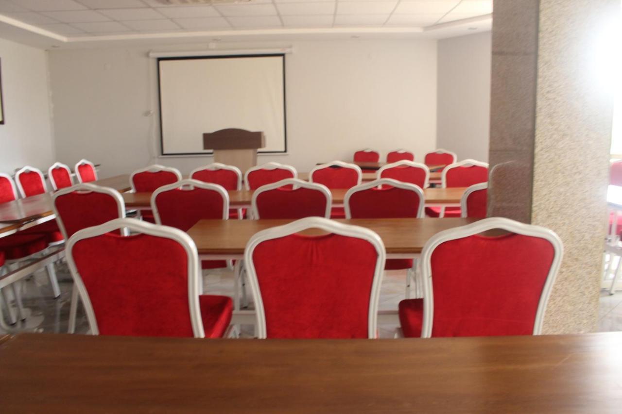 Prinias Hotel Kisumu Buitenkant foto