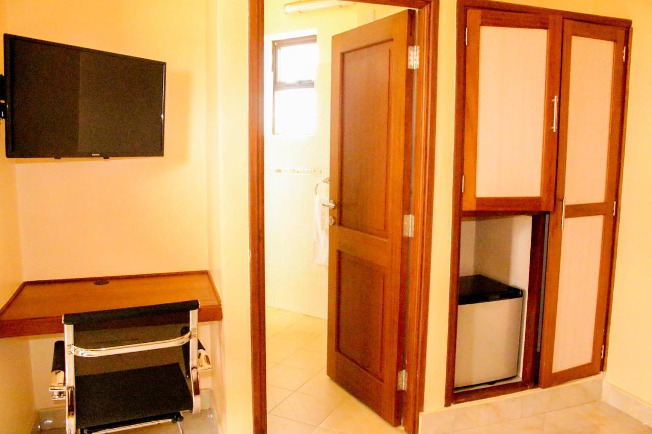Prinias Hotel Kisumu Buitenkant foto