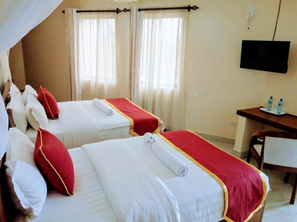 Prinias Hotel Kisumu Buitenkant foto